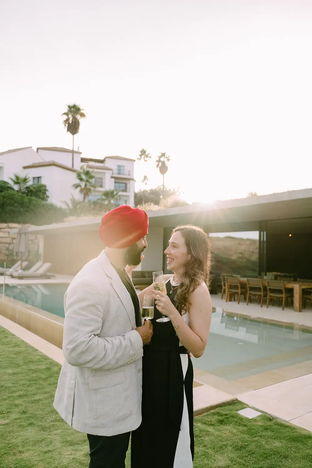 Sesión pre-boda relajada y espontánea en Sotogrande, Cádiz